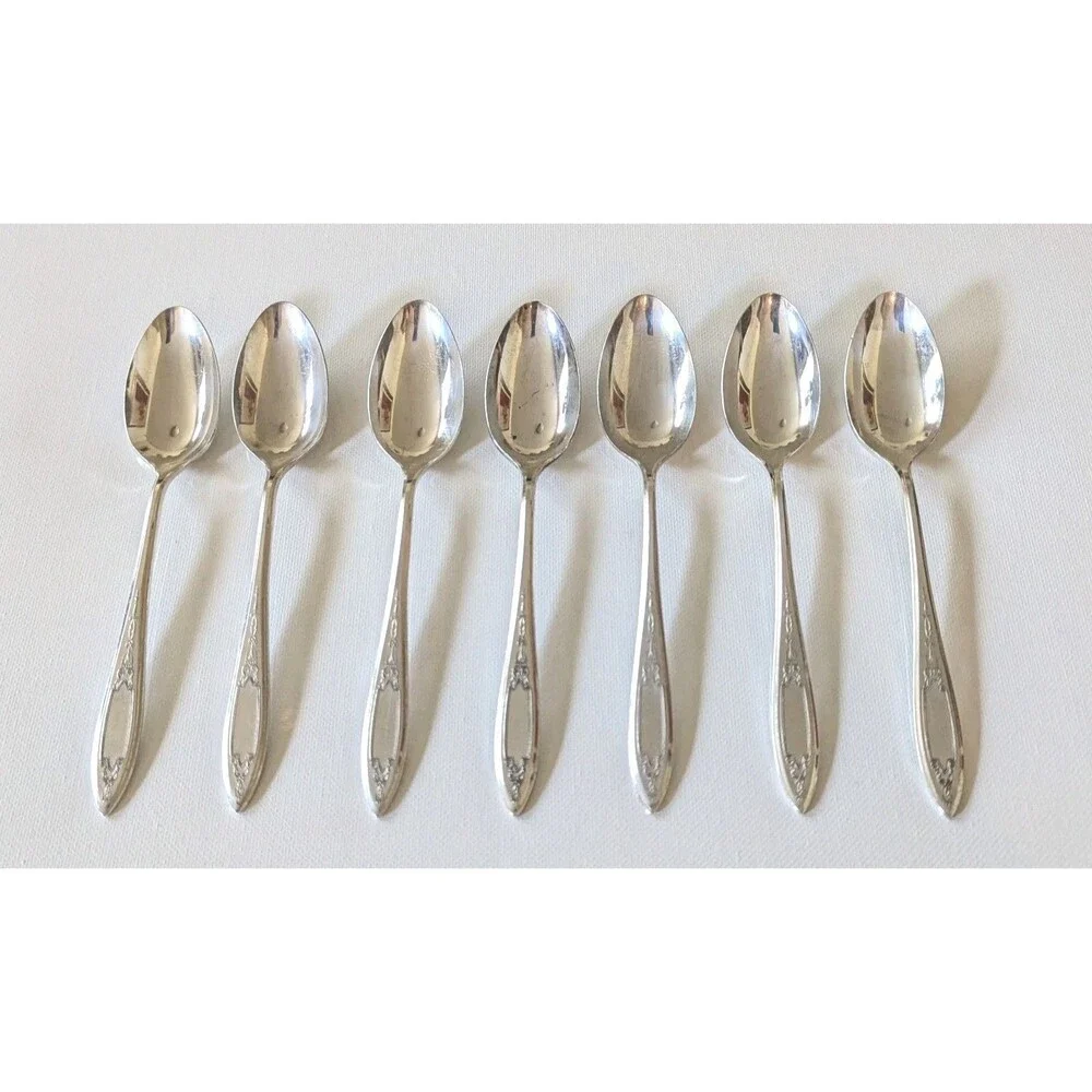 Wm A Rogers AA Oneida LTD set oneida